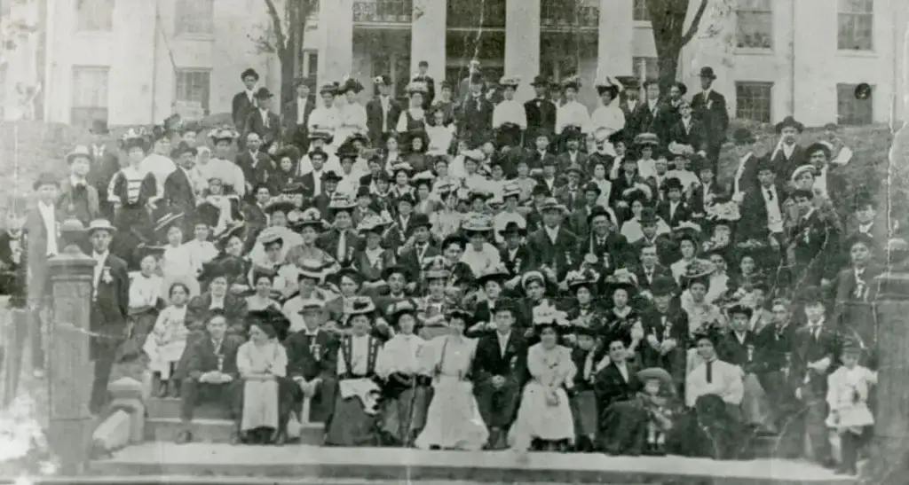 Black and white photo from 1906 of participants at a Baptist Young People's Union convention