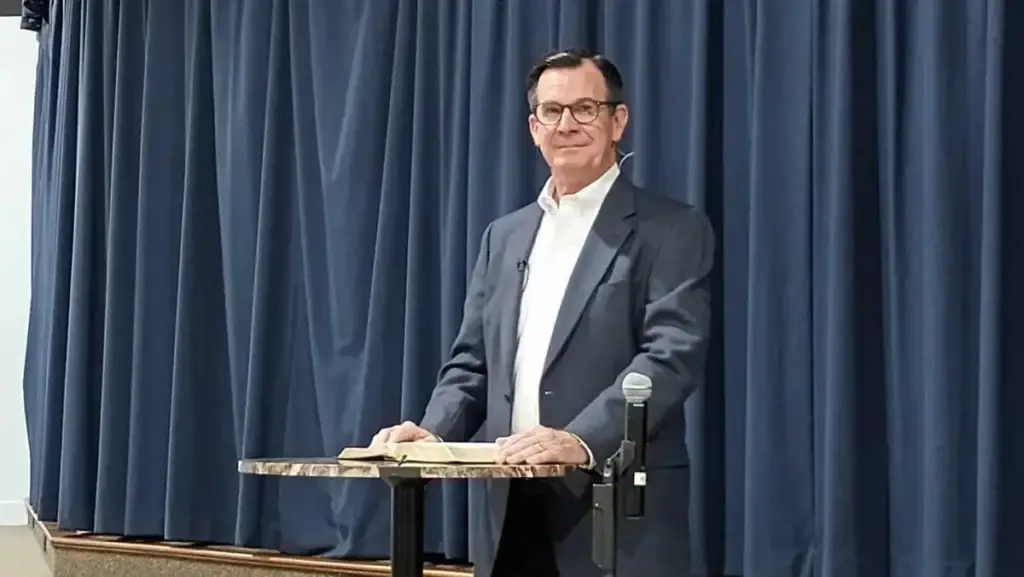 Herb Reavis speaks during a luncheon at the 2024 Alabama Baptist State Evangelism Conference.